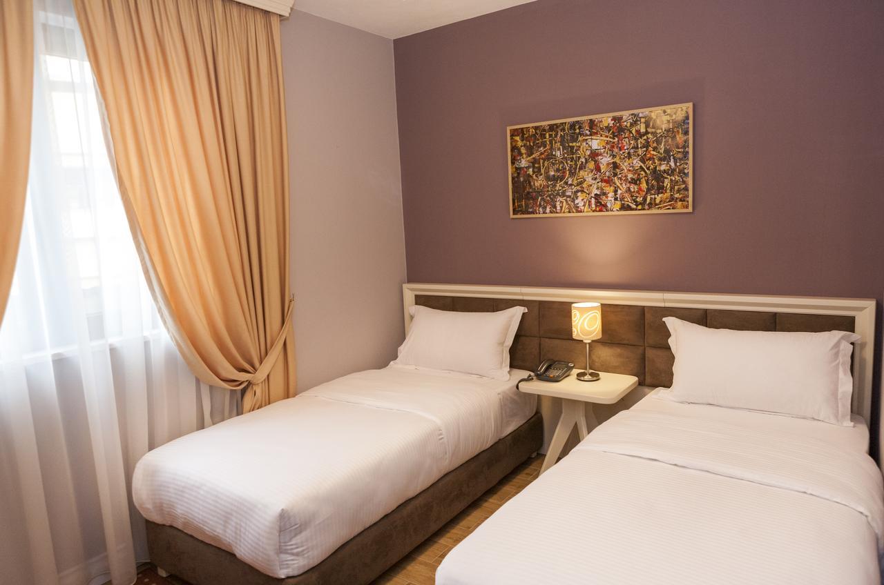 Hotel Villa 22 Tirana Exterior foto